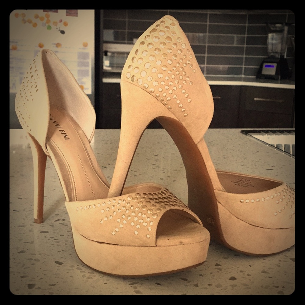 Gianni Bini Aleezah Nude Platform Heels